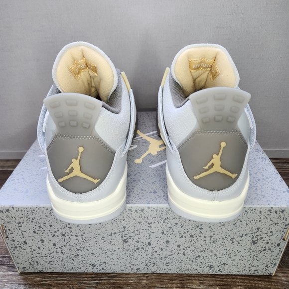 Nike Air Jordan 4 Retro SE Craft Photon Dust - Picture 2 of 9